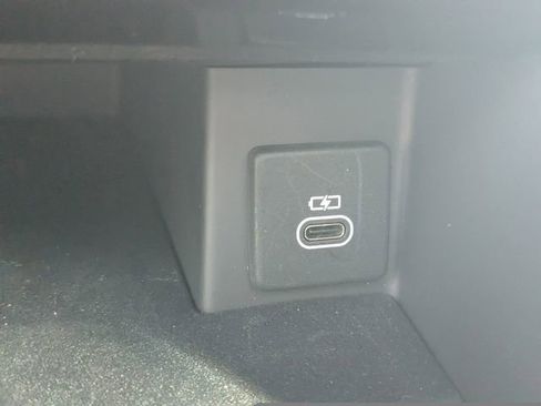 Used 2025 Land Rover Discovery S AWD/4WD image 24