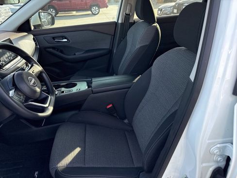 Certified 2023 Nissan Rogue SV image 11