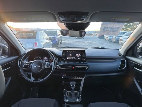 Used 2023 Kia Seltos S image 19