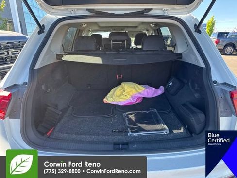 Used 2023 Volkswagen Tiguan SE w/ Panoramic Sunroof Package AWD/4WD image 9