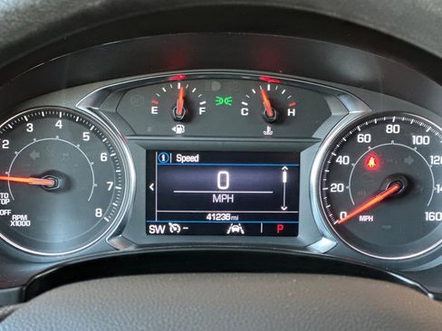 Used 2024 GMC Terrain SLE image 24