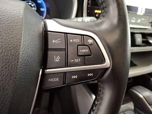 Used 2023 Toyota Highlander Limited image 18