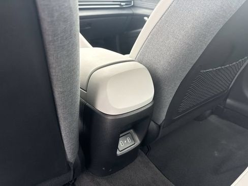 Certified 2024 Hyundai Elantra Limited FWD image 20