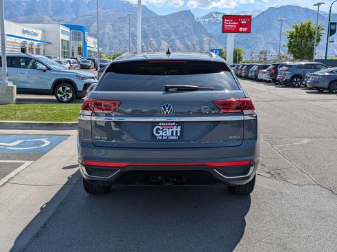 Used 2020 Volkswagen Atlas Cross Sport SE w/ Towing Package AWD/4WD image 7