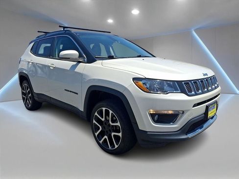 Used 2018 Jeep Compass Limited w/ Navigation Group AWD/4WD image 3