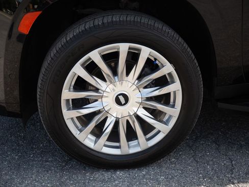 Used 2022 Cadillac Escalade Premium Luxury image 10