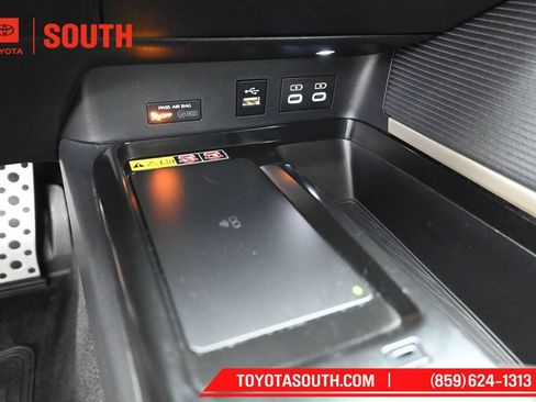 Used 2025 Toyota Camry SE FWD image 20