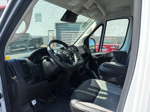 Used 2025 RAM ProMaster 2500 w/ Convenience Group FWD image 8