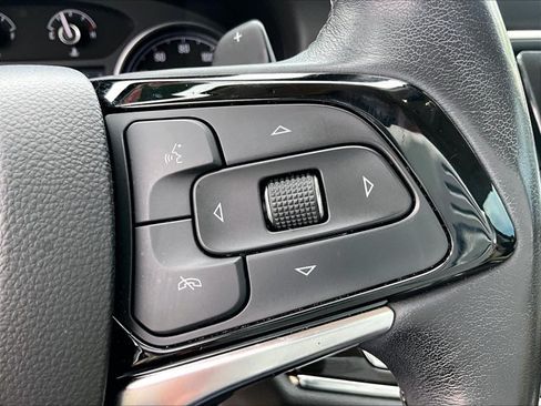 Used 2024 Buick Enclave Essence FWD image 21