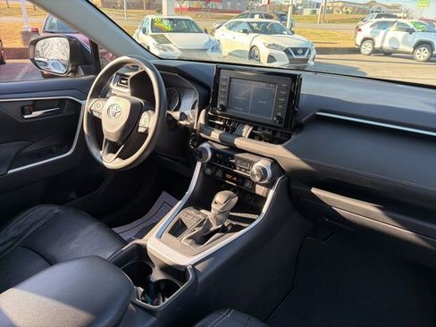 Used 2019 Toyota RAV4 XLE image 10