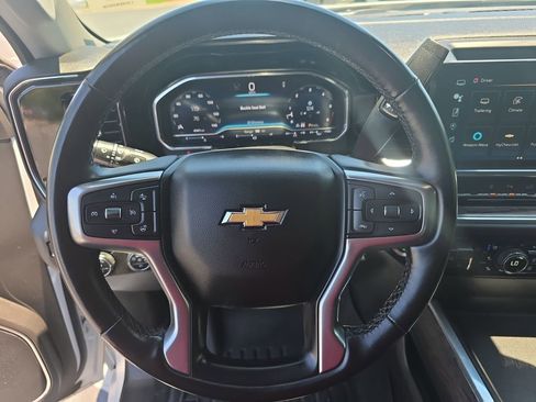 Used 2024 Chevrolet Silverado 2500 LTZ w/ LTZ Convenience Package AWD/4WD image 18
