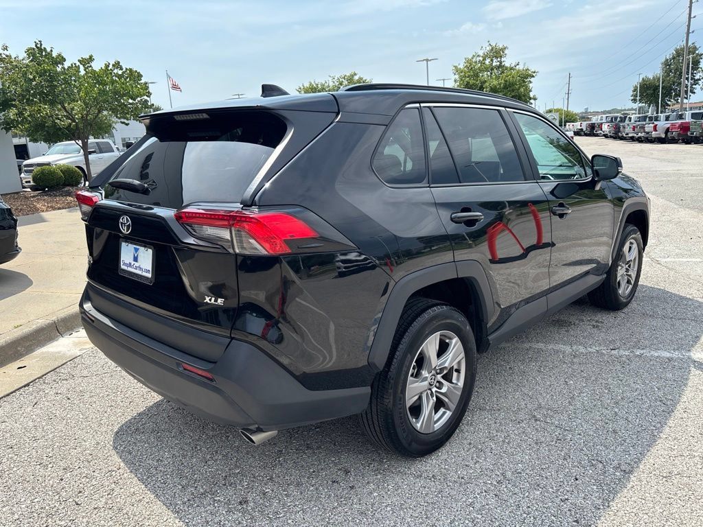 Used 2025 Toyota RAV4 XLE FWD image 12