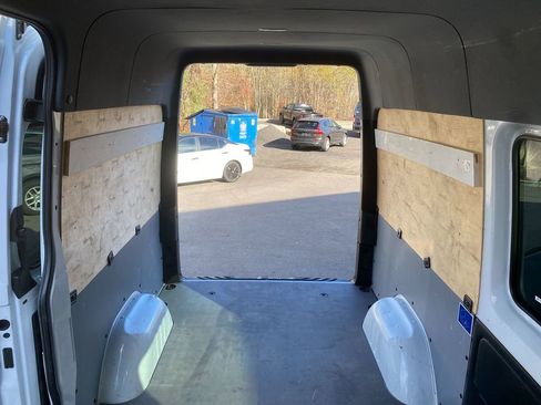 Used 2021 Mercedes-Benz Sprinter 2500 w/ Driver Convenience Package image 29