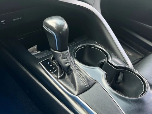 Used 2019 Toyota Camry SE image 29