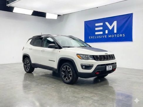 Used 2019 Jeep Compass Trailhawk image 1