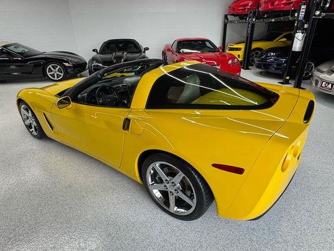 Used 2007 Chevrolet Corvette Coupe w/ Preferred Equipment Group RWD image 23