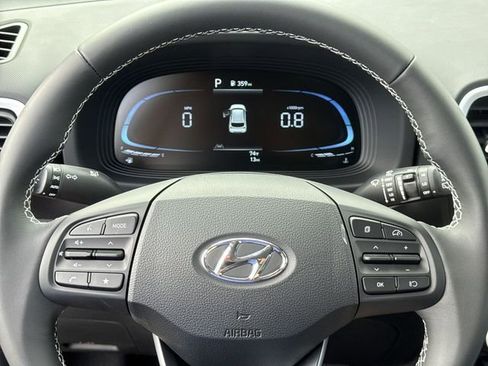 New 2026 Hyundai Venue SEL FWD image 25