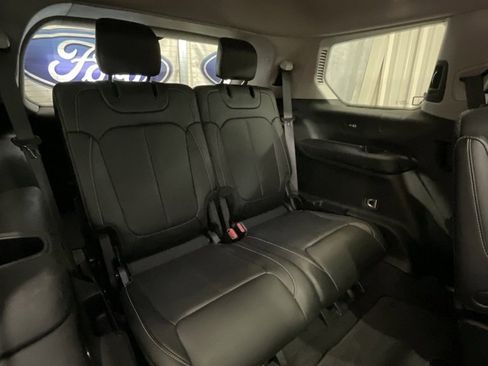 Used 2023 Jeep Grand Cherokee L Limited w/ Luxury Tech Group II image 13