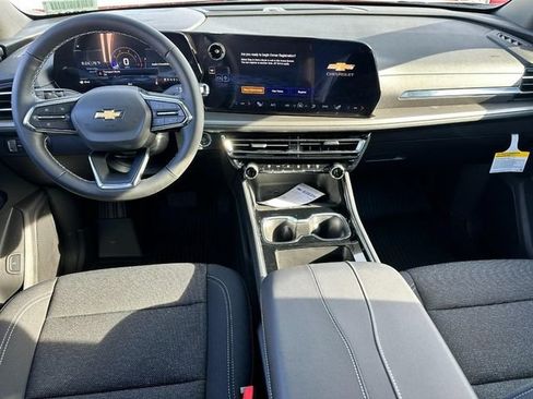 New 2026 Chevrolet Traverse LT w/ LPO, Floor Liner Package FWD image 6