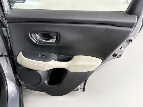 Used 2023 Honda HR-V LX image 28