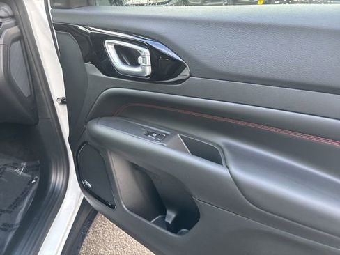 New 2026 Jeep Compass Trailhawk image 10