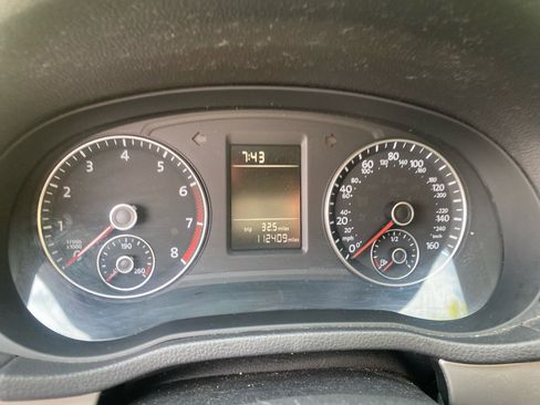 Used 2015 Volkswagen Passat 1.8T Limited Edition FWD image 11