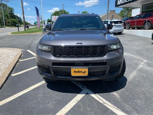 Used 2025 Jeep Grand Cherokee L Altitude AWD/4WD image 2