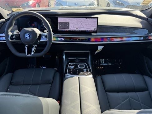 New 2025 BMW 750e xDrive w/ Premium Package image 22