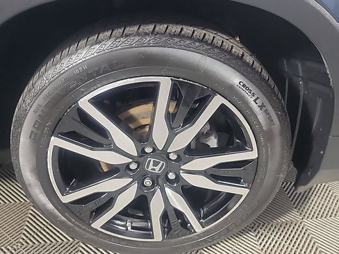 Certified 2019 Honda Pilot Touring image 3