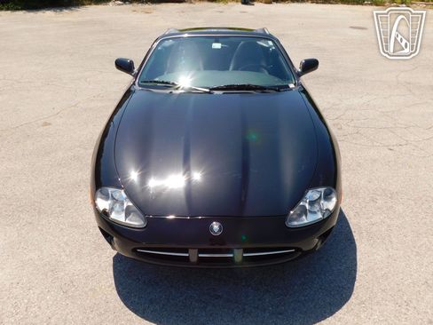 Used 1998 Jaguar XK8 image 39