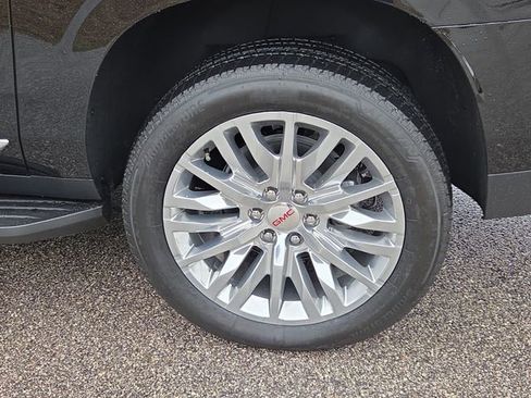 New 2026 GMC Yukon XL Denali image 8