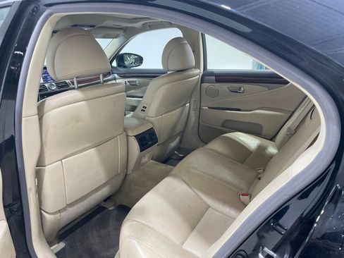 Used 2014 Lexus LS 460 AWD w/ Comfort Package image 19