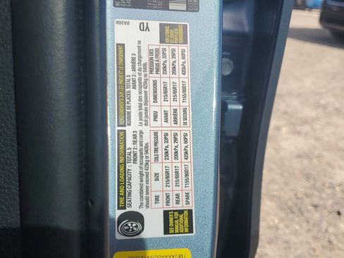 Used 2025 Toyota Corolla Cross L image 30