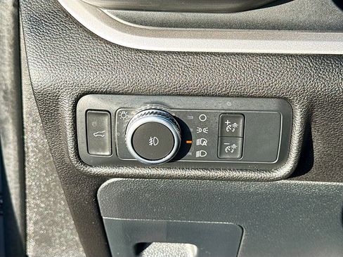 Used 2022 Ford Explorer XLT w/ Equipment Group 202A image 28