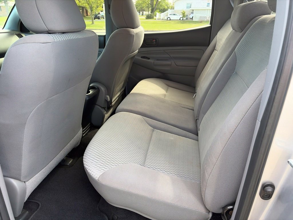 Used 2014 Toyota Tacoma PreRunner w/ SR5 Package RWD image 11