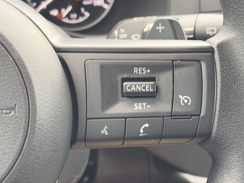 Certified 2025 Nissan Pathfinder S image 24