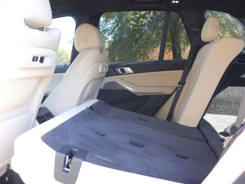 Used 2022 BMW X5 sDrive40i w/ Premium Package image 14