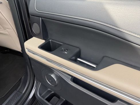 Used 2024 Ford Expedition Max Limited image 38