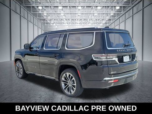 Used 2022 Jeep Grand Wagoneer Series III w/ HD Trailer Tow Package AWD/4WD image 3