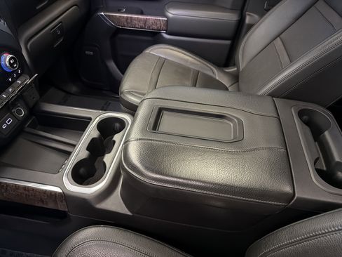 Used 2020 GMC Sierra 2500 Denali w/ Denali Ultimate Package image 25