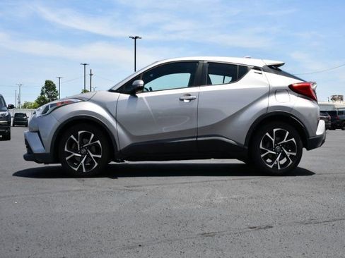 Used 2018 Toyota C-HR XLE FWD image 4