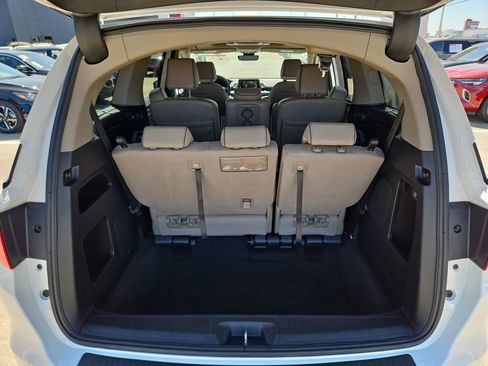 Used 2024 Honda Odyssey Elite image 11