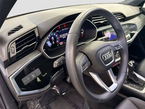 Certified 2023 Audi Q3 2.0T Premium w/ Convenience Package AWD/4WD image 9