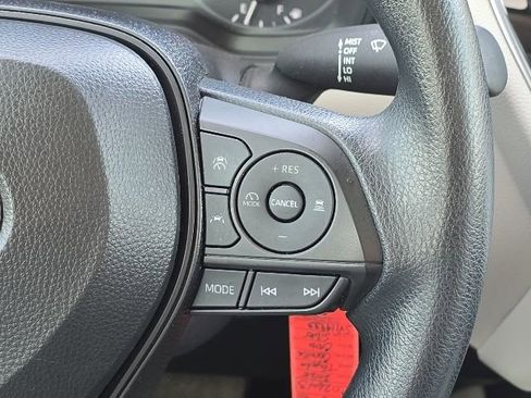 Used 2025 Toyota Corolla Cross L FWD image 34