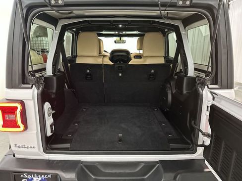 Used 2019 Jeep Wrangler Unlimited Sahara AWD/4WD image 23
