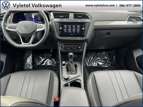 Certified 2022 Volkswagen Tiguan SE image 14