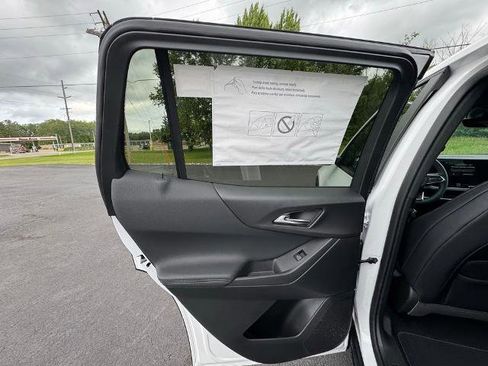 New 2026 Chevrolet Equinox LT w/ Convenience Package II image 38