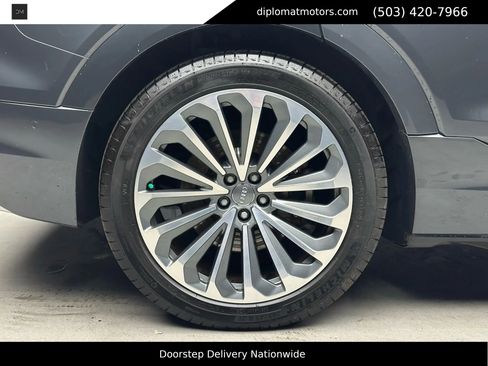 Used 2019 Audi e-tron Prestige w/ Prestige Package image 42