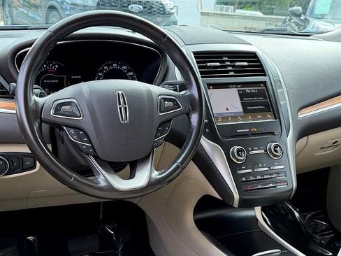Used 2019 Lincoln MKC Select w/ Select Plus Package FWD image 32
