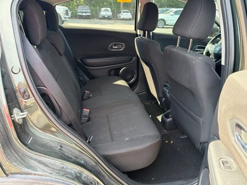 Used 2018 Honda HR-V EX image 16